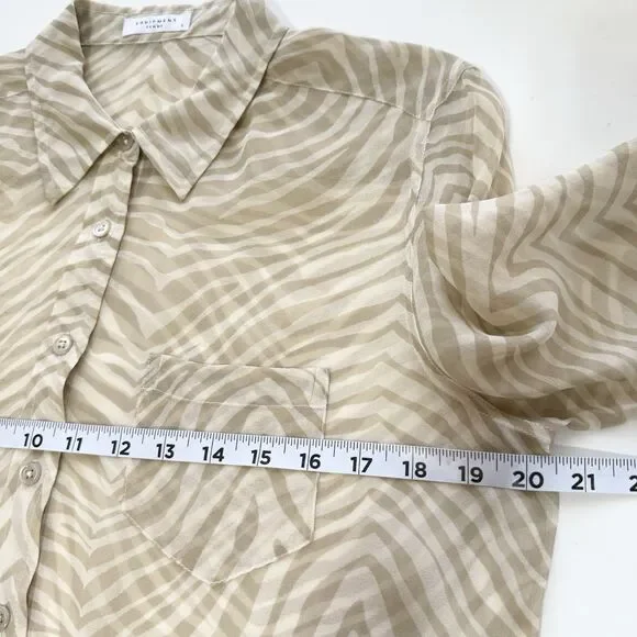 Equipment Femme Zebra Print 100% Silk Button Down Shirt Sz Large Beige  Neutral - Picture 6 of 7